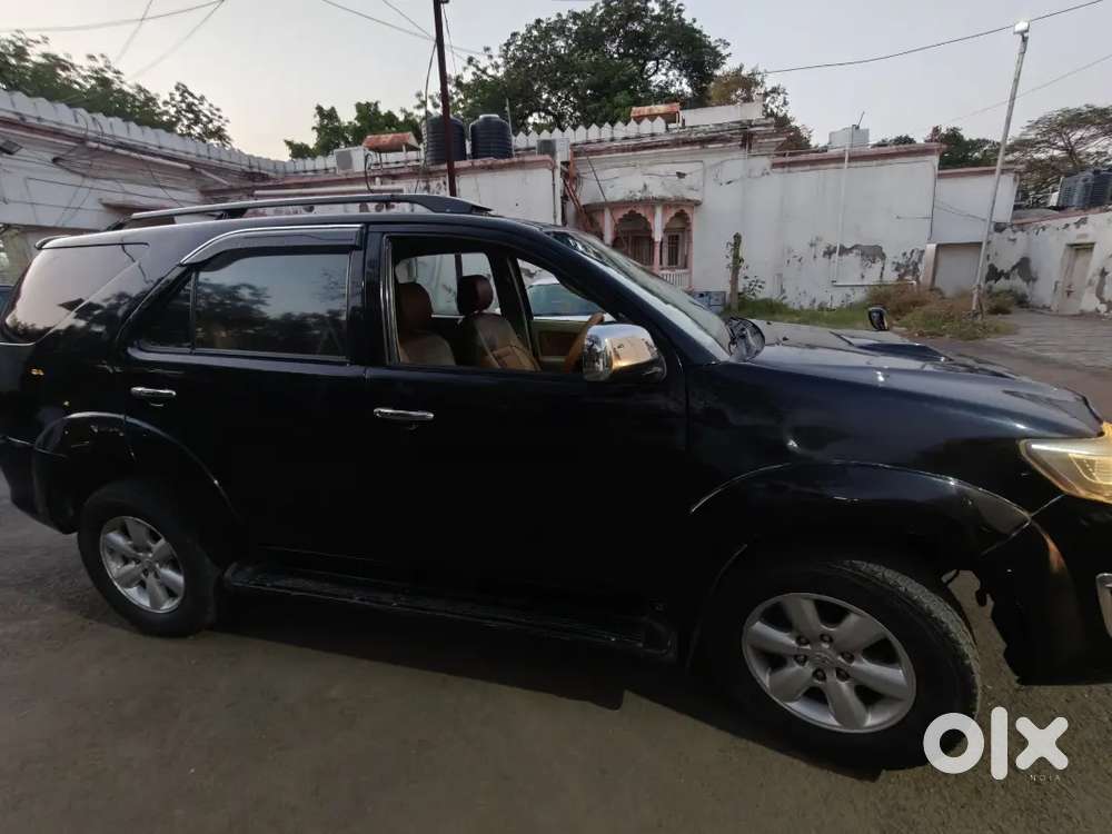 Toyota Fortuner 2010 Diesel 186000 Km Driven