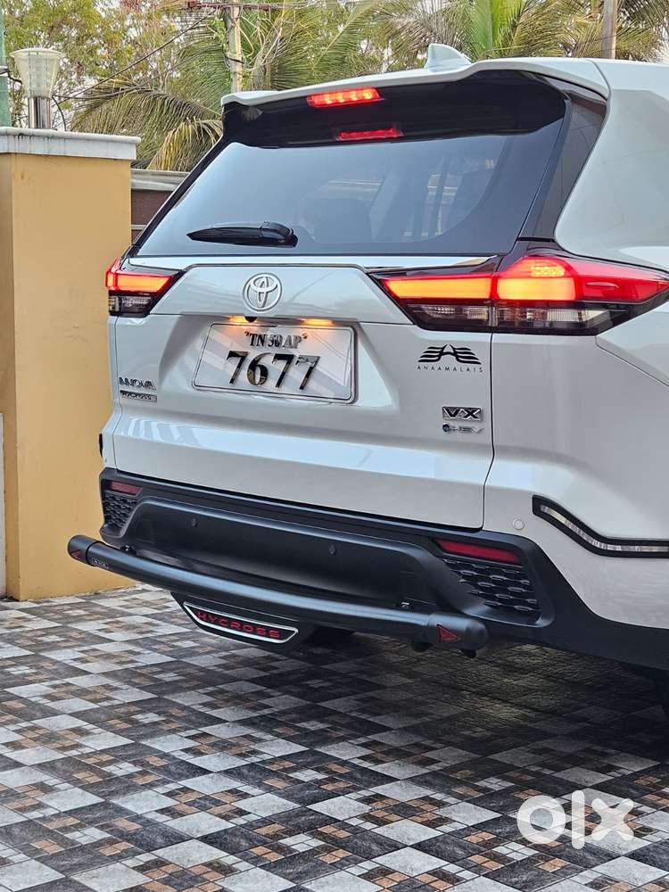 Toyota Innova Hycross 2.0 Vx (o) Hybrid 8 Str, 2025, Petrol