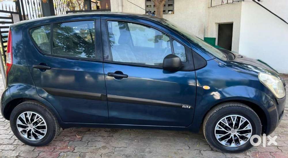 Maruti Suzuki Ritz Vxi, 2011, Petrol