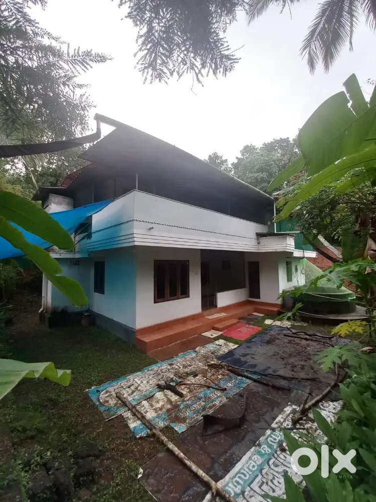 A semi furnished house for rent (fisrt floor )