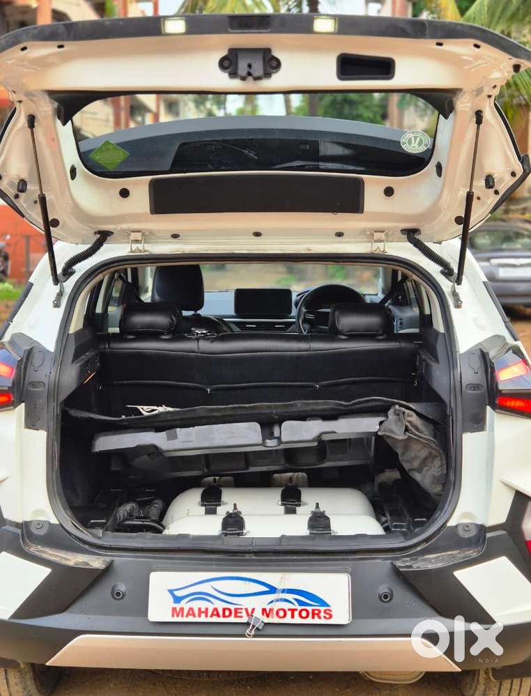 Tata Nexon Creative Plus 1.2 Revotron Petrol 6 Mt, 2025, Cng & Hybri..
