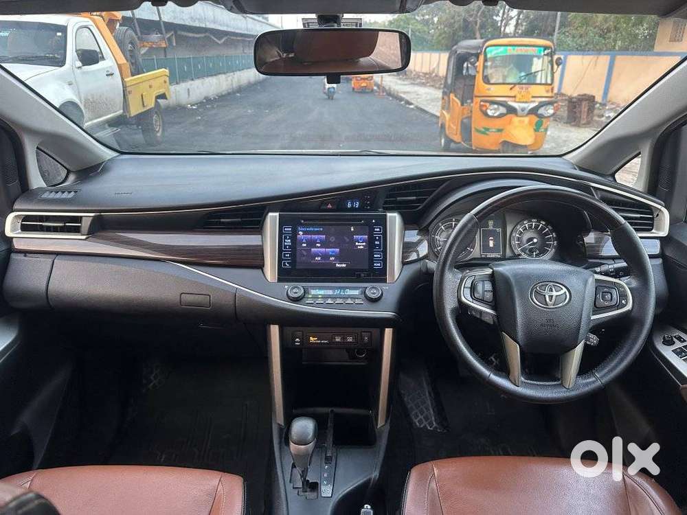 Toyota Innova Crysta 2.8z Automatic, 2017, Diesel