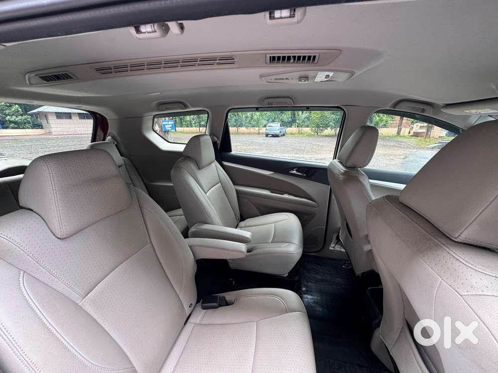 Mahindra Marazzo M8, 2018, Diesel