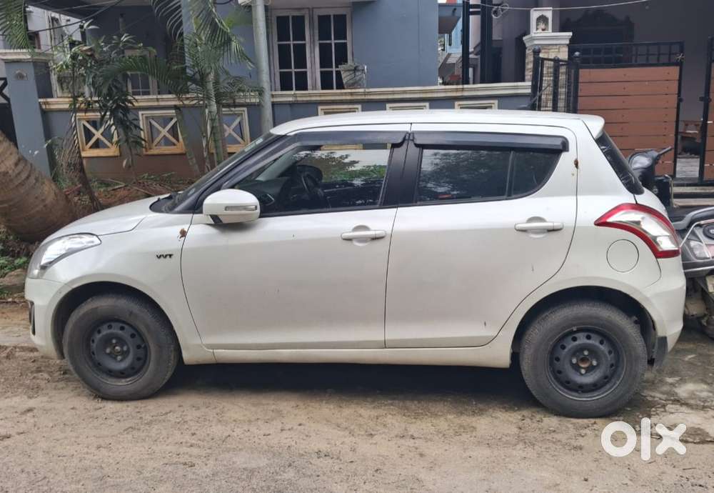Maruti Suzuki Swift Vxi Optional, 2016, Petrol