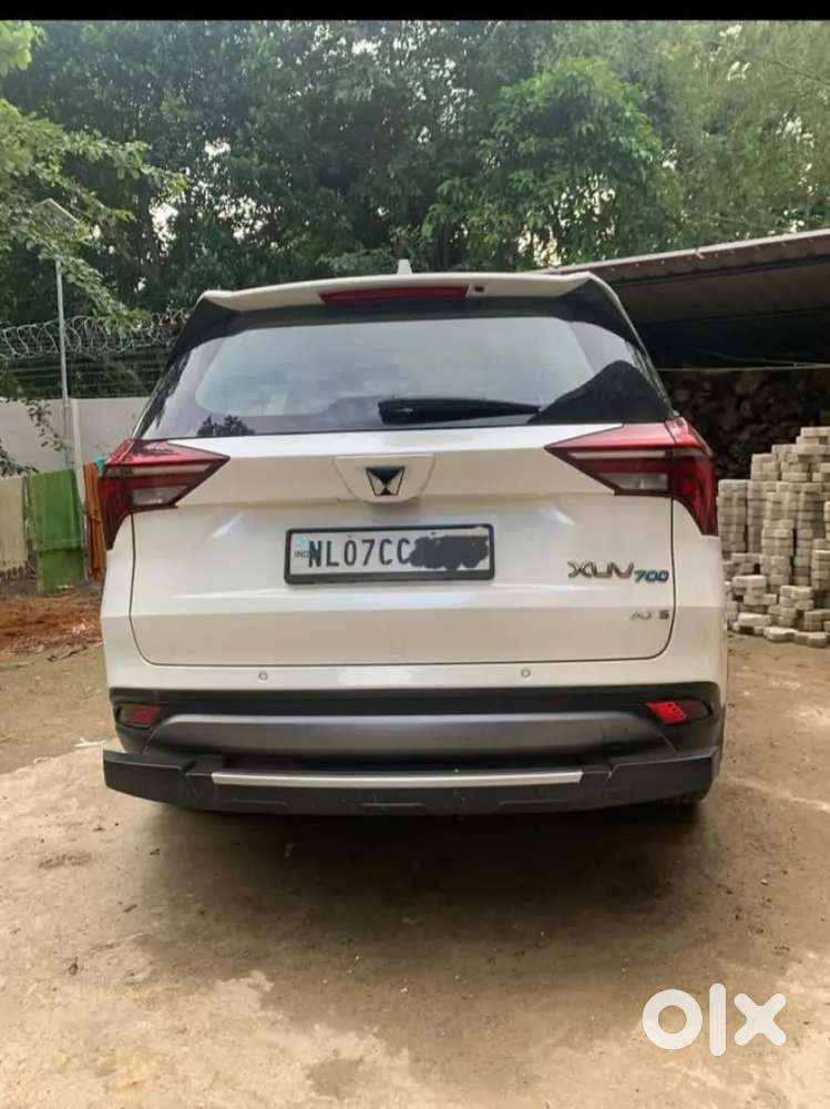 Mahindra Xuv700 2023 Petrol 10000 Km Driven