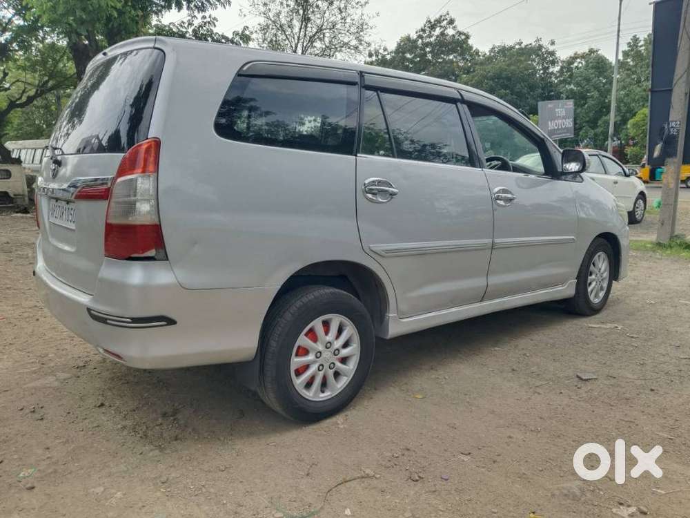 Toyota Innova 2.5 V 8 Str, 2012, Diesel