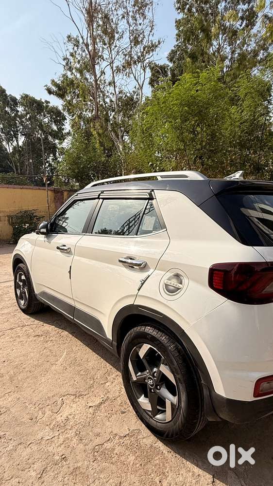 Hyundai Venue Diesel Well Maintained