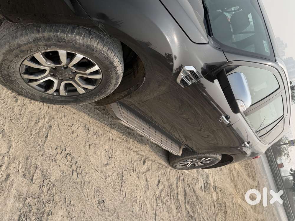 Non Accidental Single Hand Driven Car With All Company Service Record