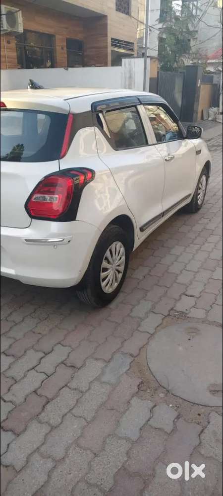 Maruti Swift Lxi 2023 . Convert Vxi