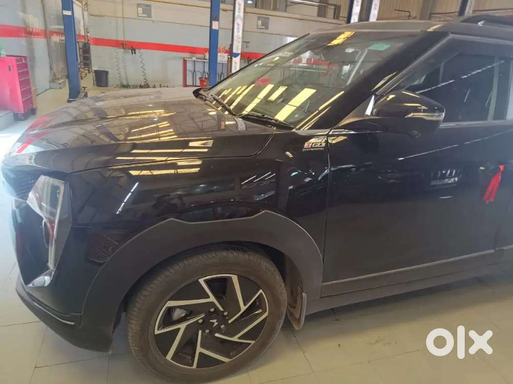 Mahindra Xuv 3xo 2025 Petrol 15000 Km Driven