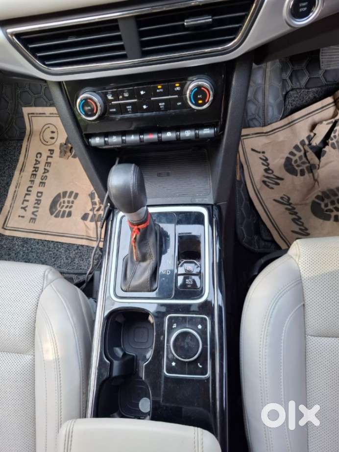 Mahindra Xuv700 Ax7 Luxury Pack Awd, 2025, Diesel