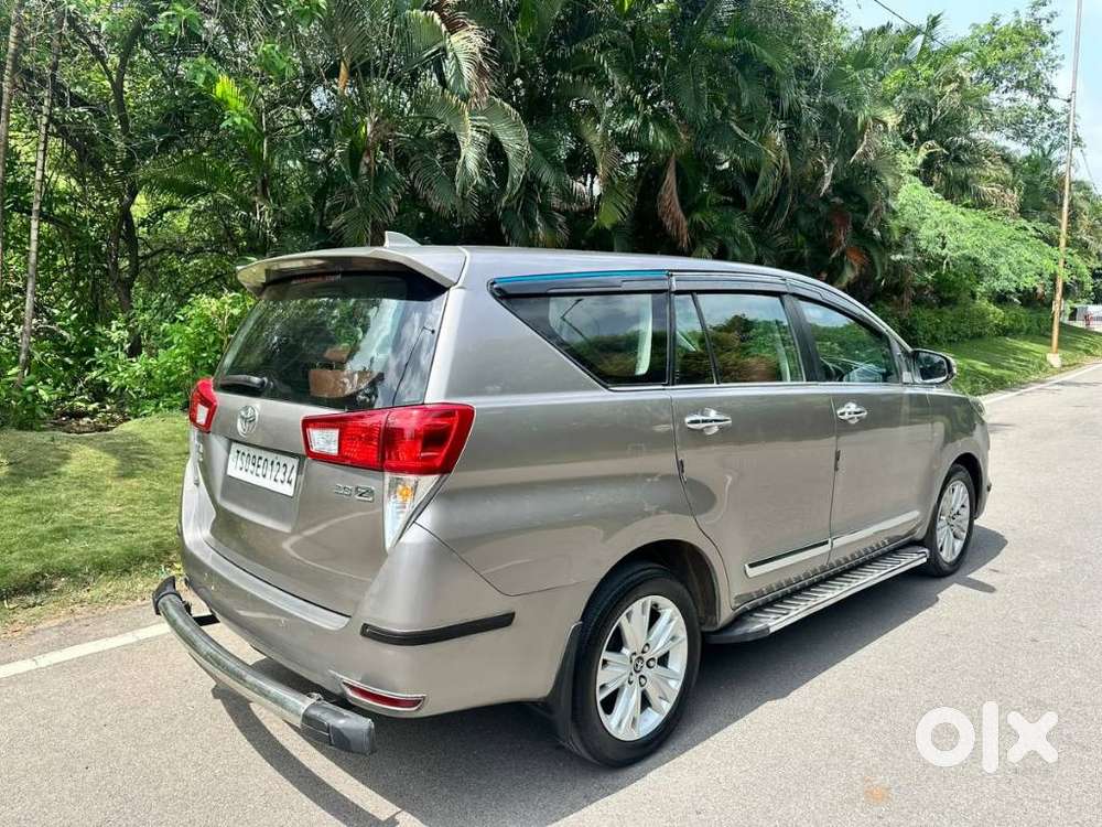 Toyota Innova Crysta 2.8z Automatic, 2016, Petrol