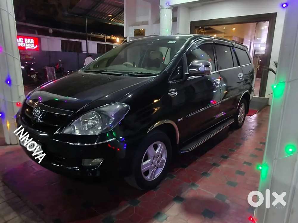 Innova 2008 V Second Owner Original Kerala Company Service