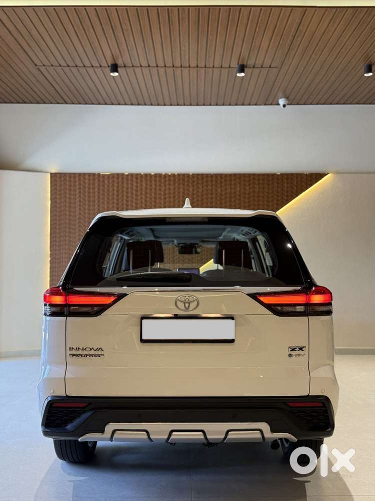 Toyota Innova Hycross 2.0 Zx (o) Hybrid 7 Str, 2025, Cng & Hybrids