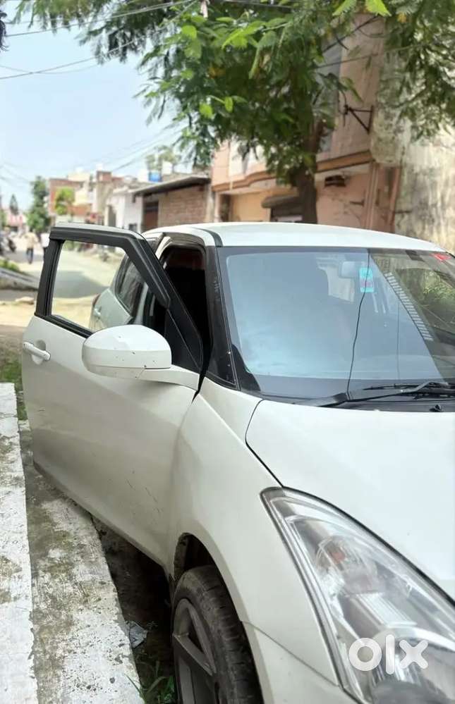 Maruti Suzuki Swift 2012 Rs