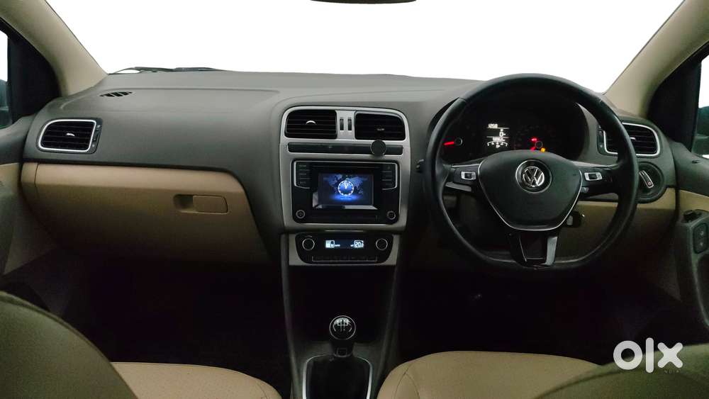Volkswagen Vento 1.6 Highline, 2016, Petrol