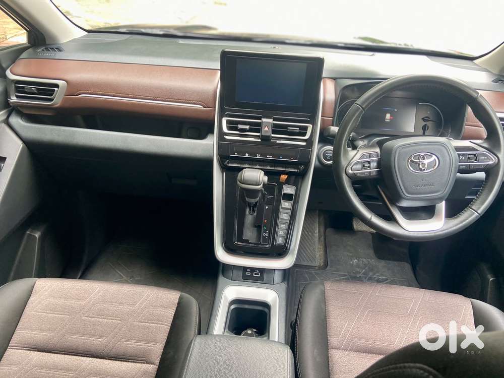 Toyota Innova Hycross 2.0 Vx Hybrid 8 Str, 2025, Cng & Hybrids