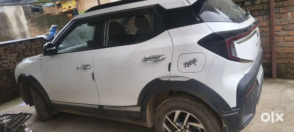 Mahindra Xuv 3xo Ax5l Petrol 2025