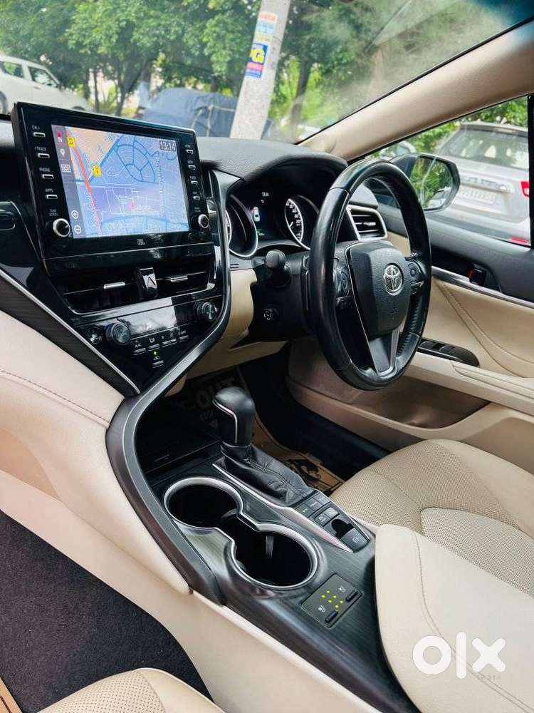 Toyota Camry Hybrid, 2022, Petrol