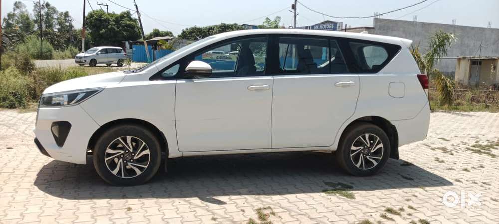 Toyota Innova Crysta 2.4 G Mt, 2022, Diesel