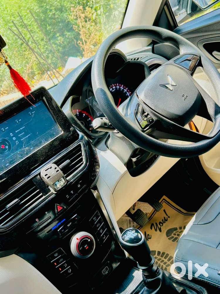 Mahindra Xuv 3xo Petrol 2025