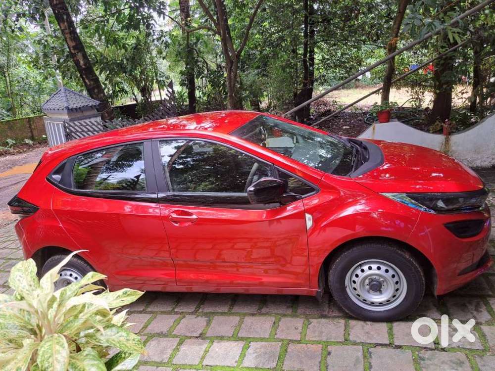 Tata Altroz 1.2 Xe, 2021, Petrol