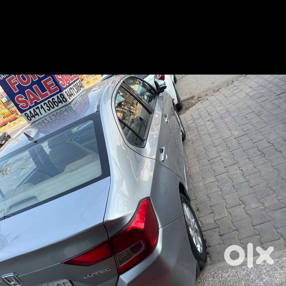 Honda Amaze 2nd Gen Vx, 2019, Petrol
