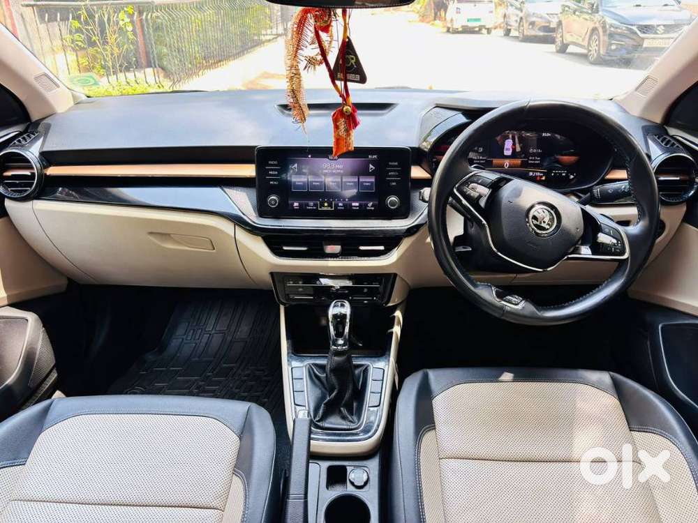 Skoda Slavia 1.0 Tsi Style At, 2023, Petrol