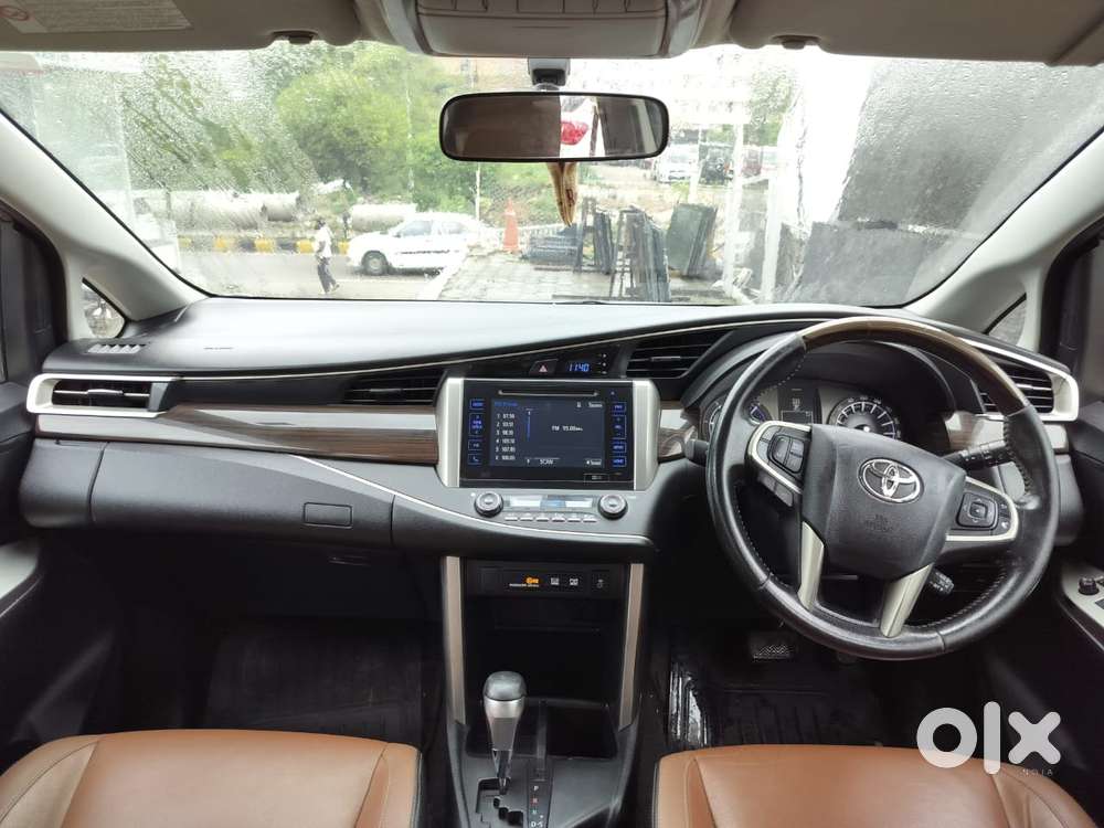 Toyota Innova Crysta 2.8z Automatic, 2016, Diesel
