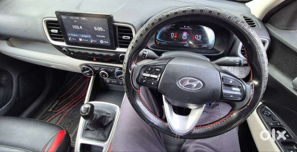 Hyundai Venue 1.2 S (o), 2023, Petrol