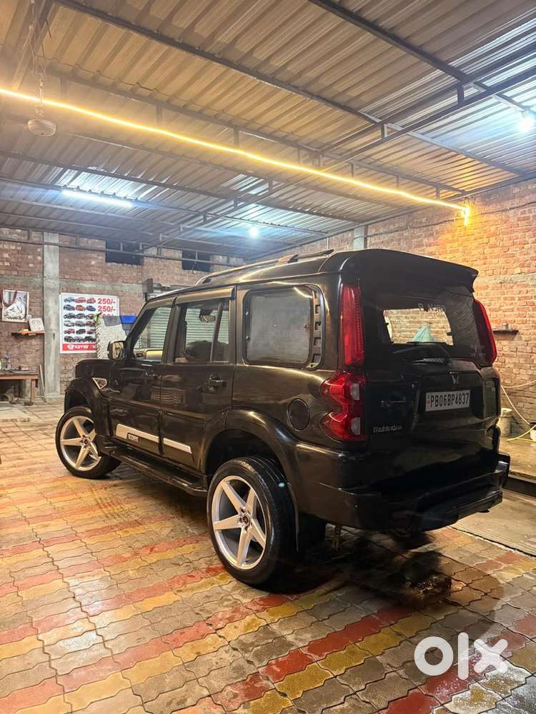 Mahindra Scorpio Classic 2018 Diesel Manual Year