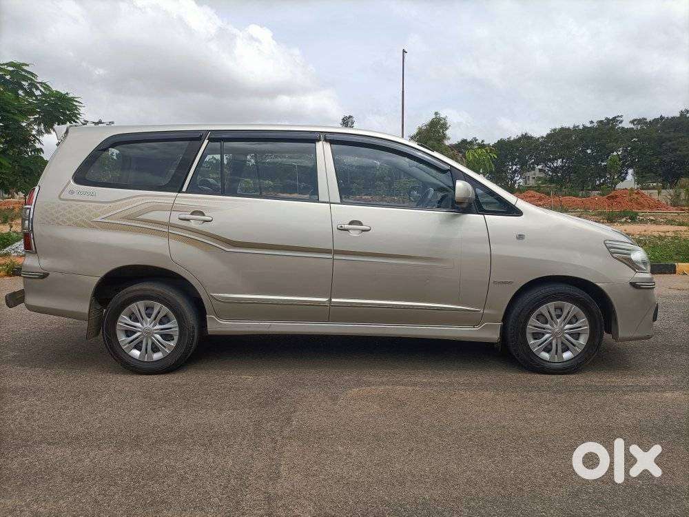 Toyota Innova 2.5 G (diesel) 8 Seater, 2015, Diesel