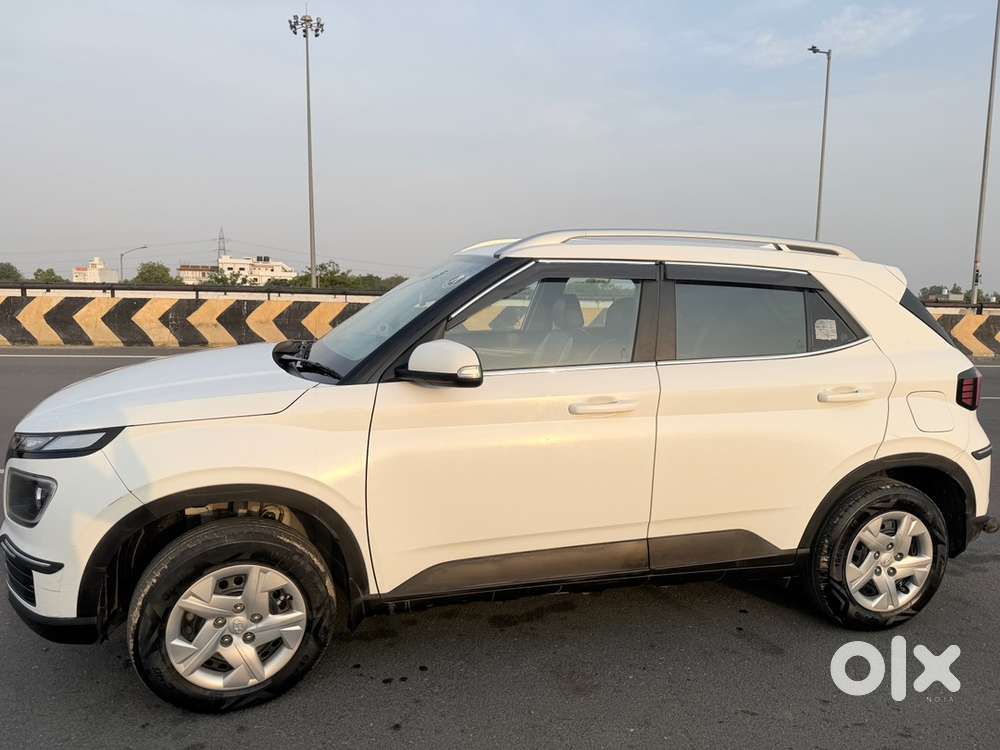 Hyundai Venue S(o) 2023 Petrol Manual Edition