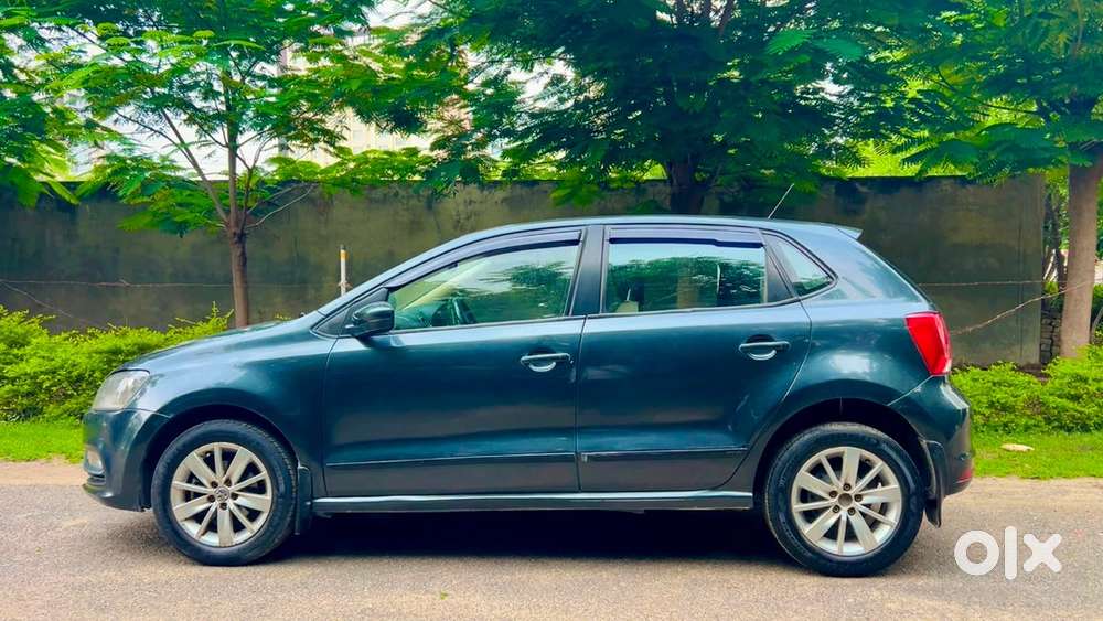 Volkswagen Polo 2015 Highline(top Variant)