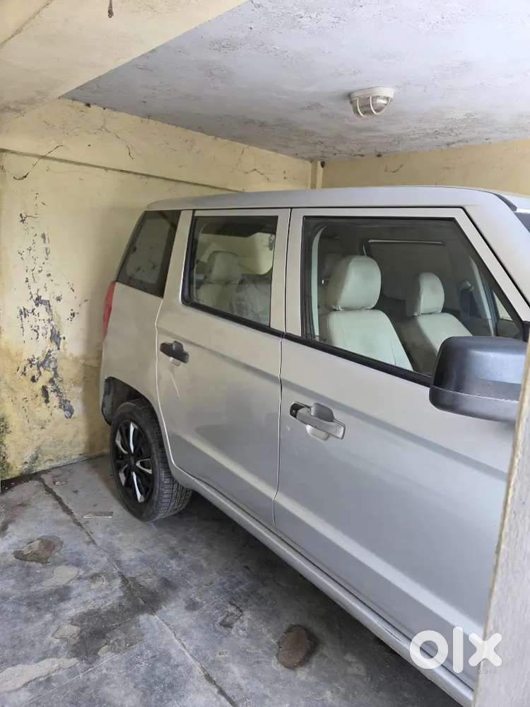 Mahindra Tuv 300 Plus 2016