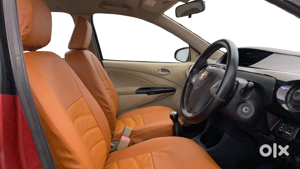 Toyota Etios Liva V Dual Tone, 2019, Petrol