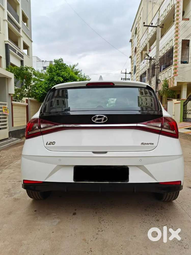 Hyundai I20 Sportz 2022 Diesel Manual With Complete Showroom Track.