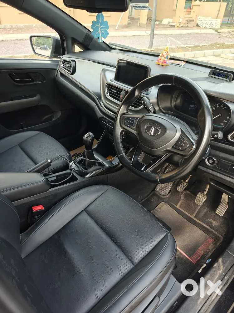 Tata Altroz Dark Edition– Excellent Condition, Company Serviced