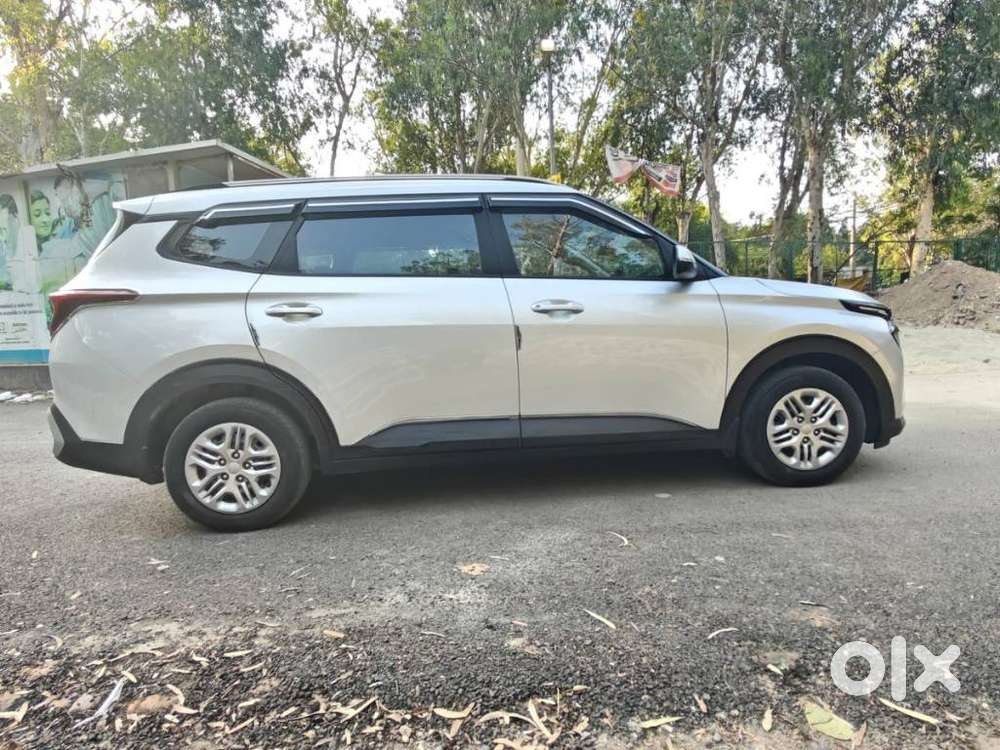 Kia Carnival Prestige, 2023, Cng & Hybrids