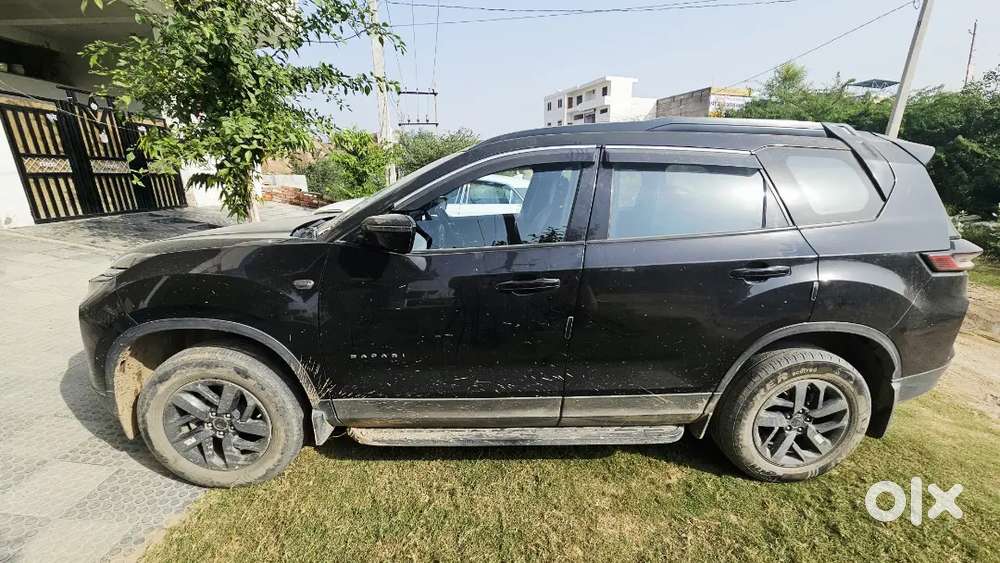 Tata Safari Dark Plus 2025