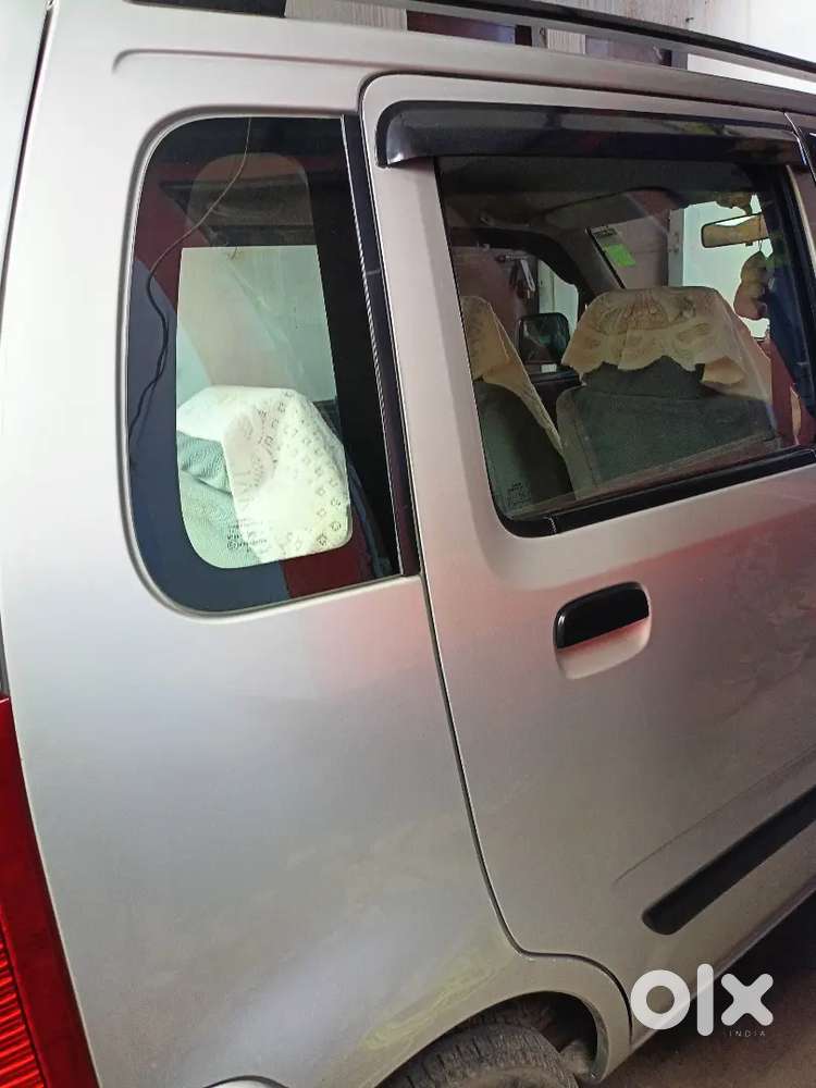 Vxi Top Model With Central Locking Power Window Sony Music System