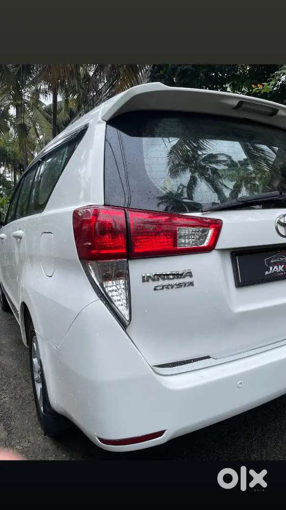 Innova Crysta 2.4 G Mt