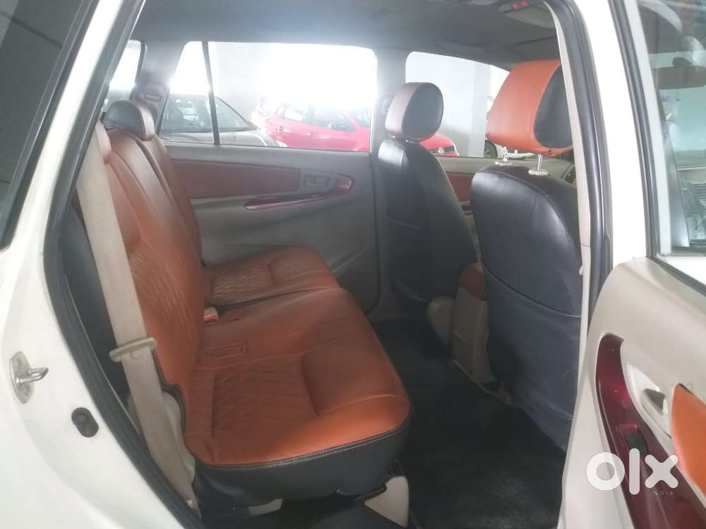 Toyota Innova 2.5 G (diesel) 8 Seater, 2014, Diesel