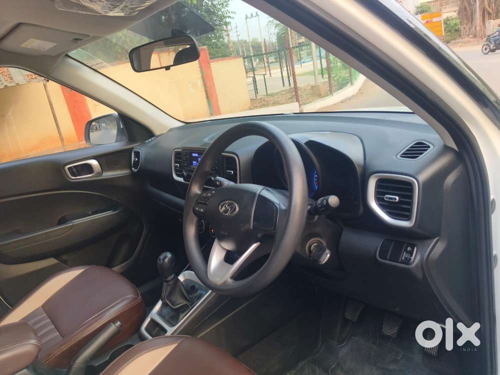 Hyundai Venue 1.2 S (o), 2022, Petrol