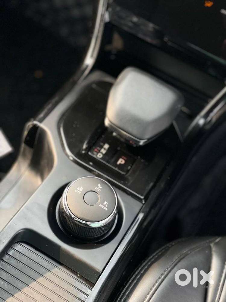 Tata Curvv Crtv Amt, 2025, Petrol