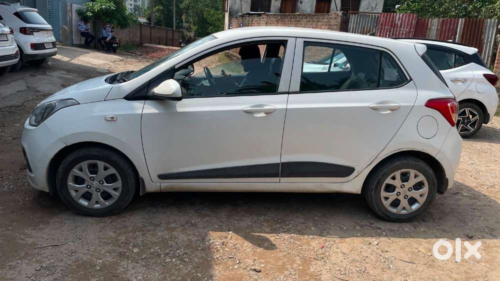 Mint Condition White Hyundai Grand I10 Magna (2014) - Single Handed