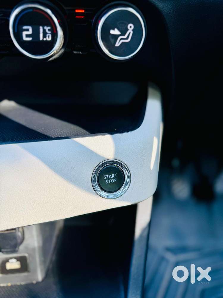 Nissan Magnite 1.0 Xv, 2022, Petrol