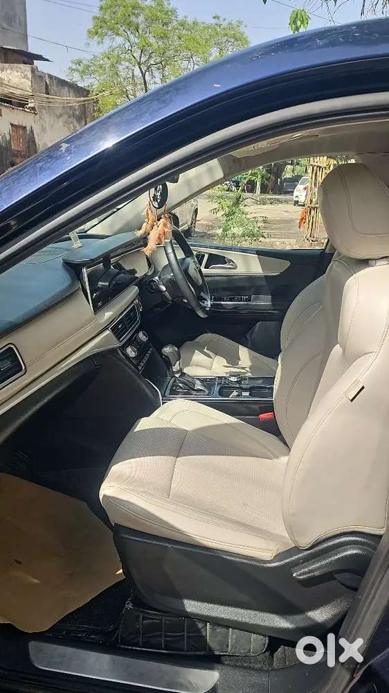 Mahindra Xuv700 2022 Diesel 107000 Km Driven