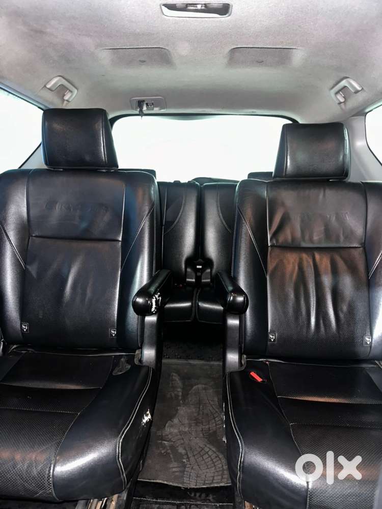 Toyota Innova Crysta Z &ndash; Top-end