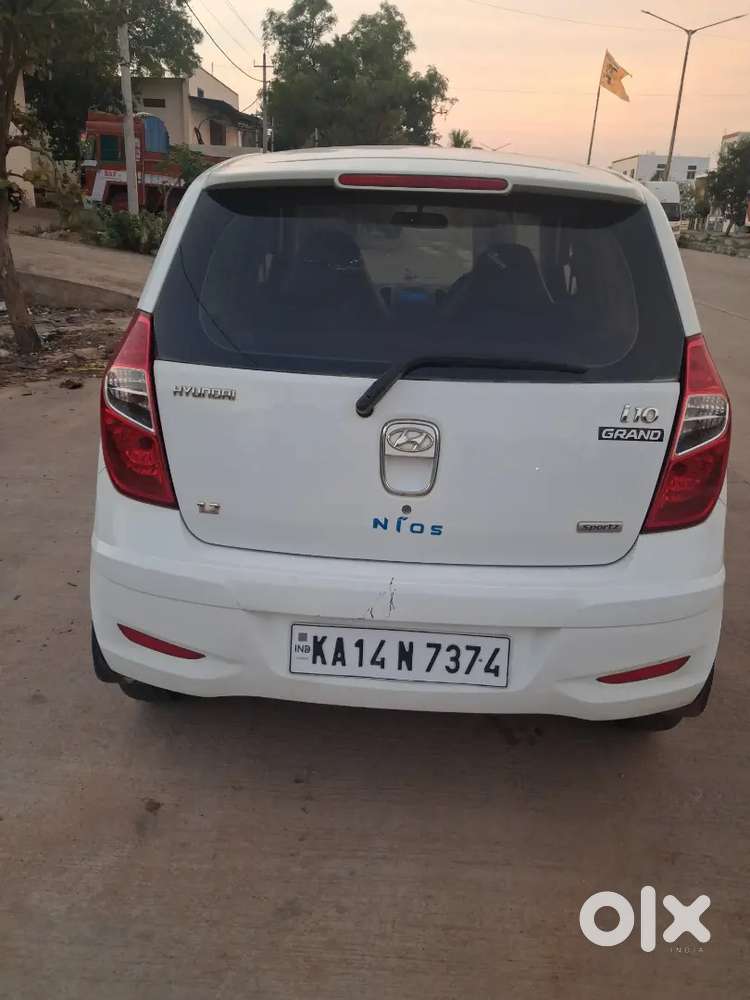 Hyundai Grand I10  Sportz 2012 Petrol